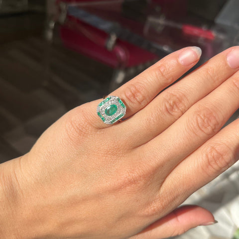 1.40ctw Art Deco Diamond & Emerald Cluster Frame Ring