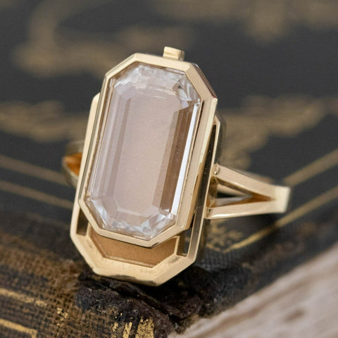 3.07ct Portrait Cut Diamond locket ring in 18kt yellow gold, GIA H VS2.