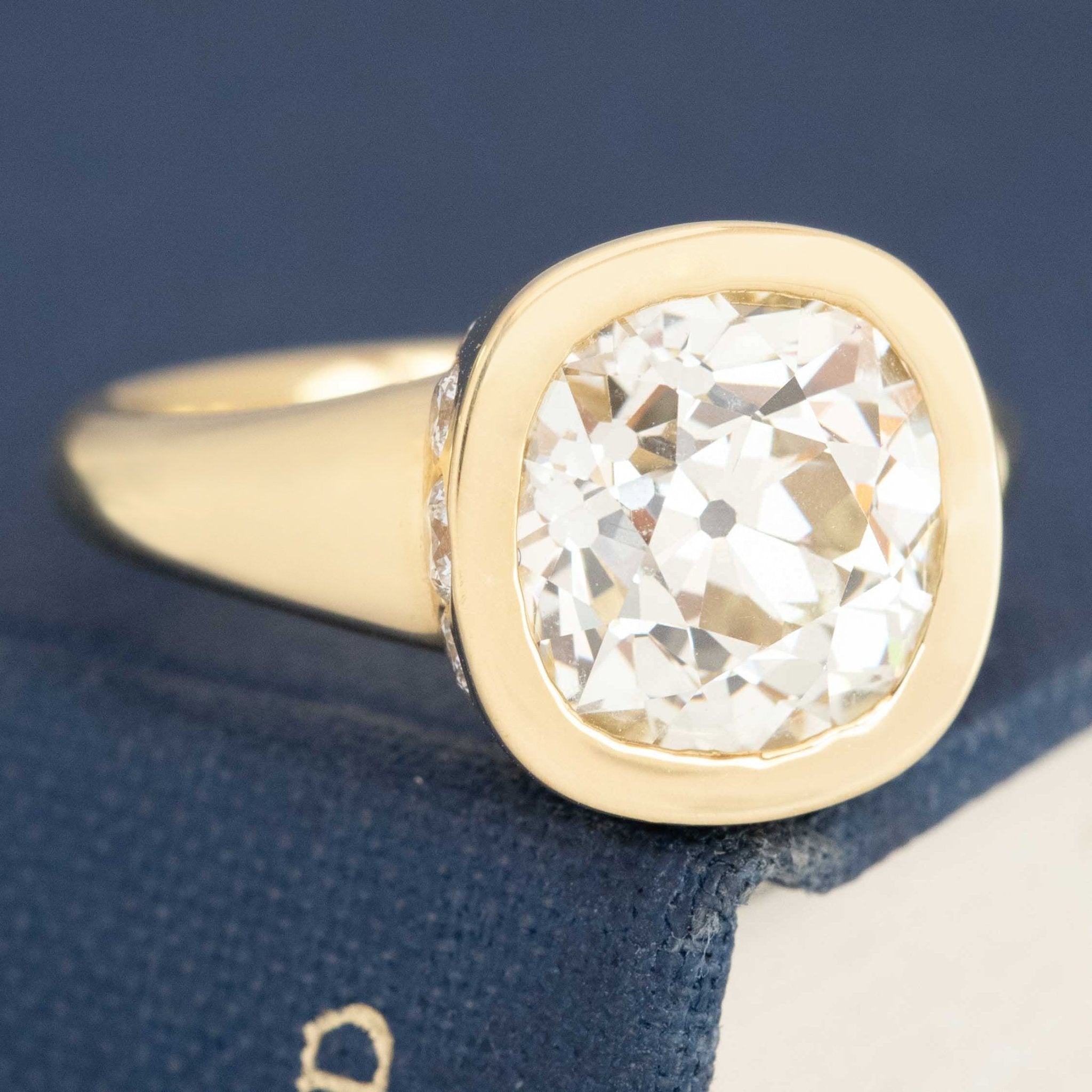 vintage old mine cut diamond with bezel setting and OP VS2 GIA grading