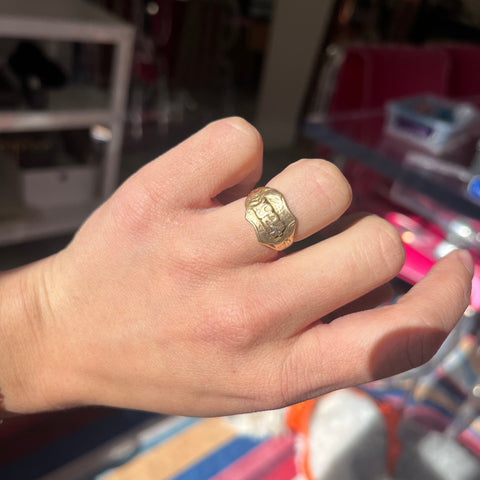 Antique 1924 Engraved Signet Ring