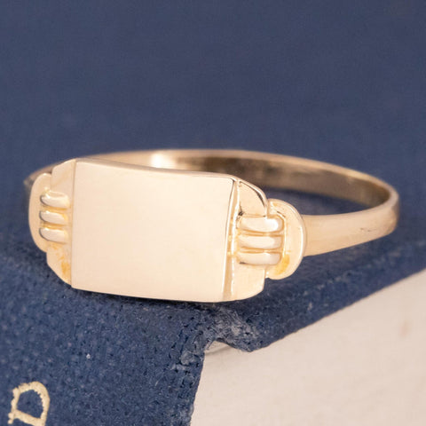 Antique petite pinky signet ring in 10kt yellow gold with fluted shoulders – alternate view 4