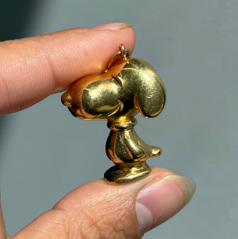 Rare vintage Cartier Snoopy pendant in 18kt yellow gold – alternate view 2