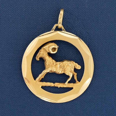 Vintage Italian Aries zodiac openwork pendant in 18kt yellow gold – alternate view 3