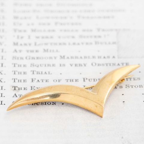 Vintage large Tiffany & Co. seagull wings brooch in 18kt yellow gold – alternate view 2