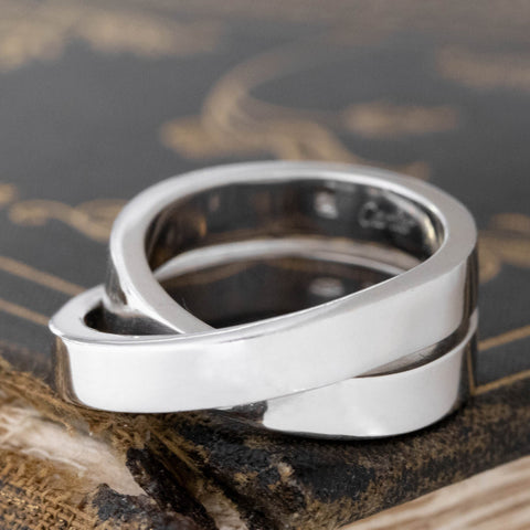 Vintage Cartier Nouvelle crossover band in 18kt white gold, 8.75mm – alternate view 5
