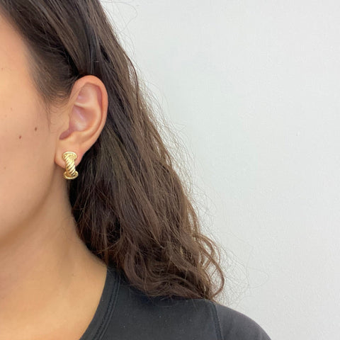 Vintage Aldo Cipullo rope hoop earrings in 18kt yellow gold – alternate view 2