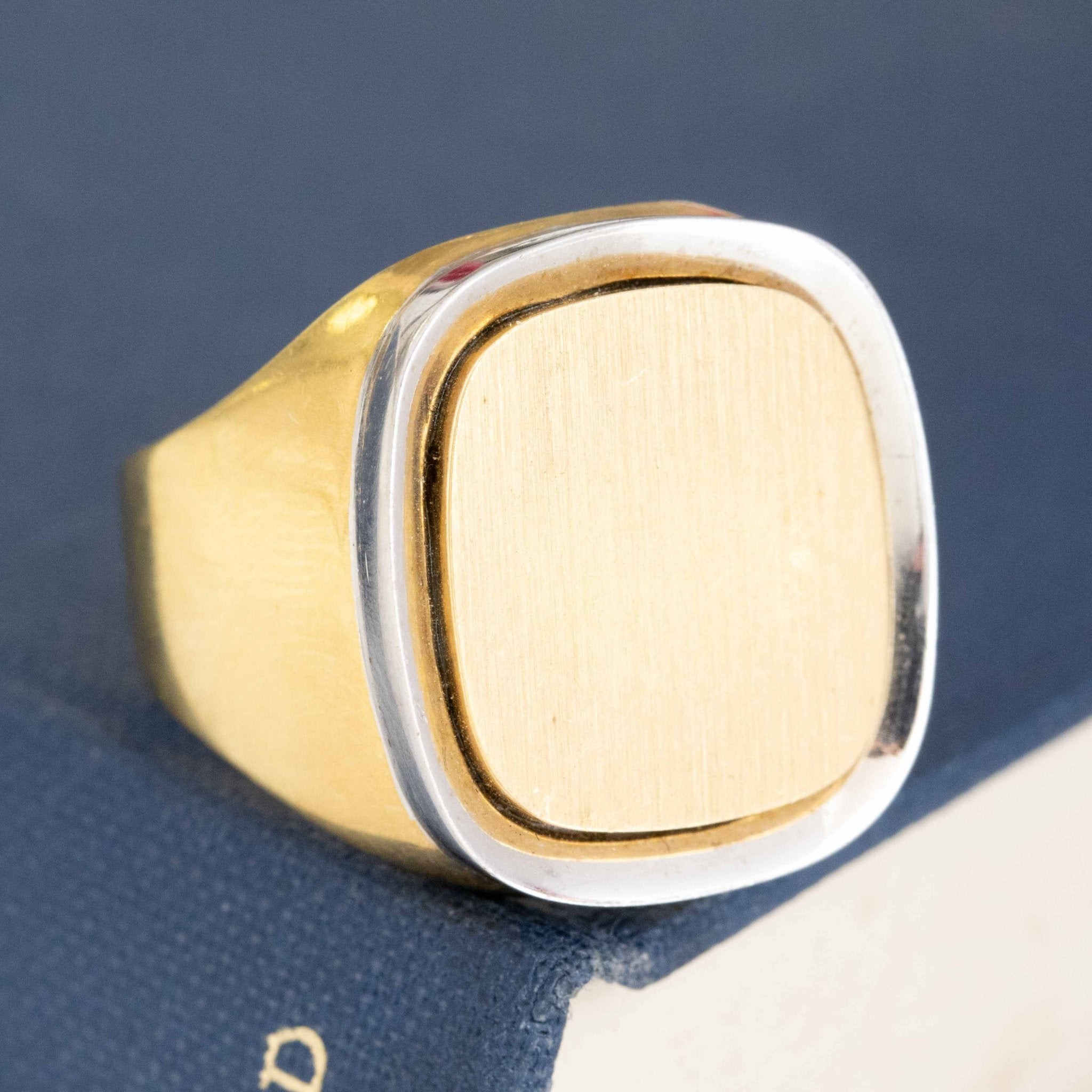 Cartier signet ring sale