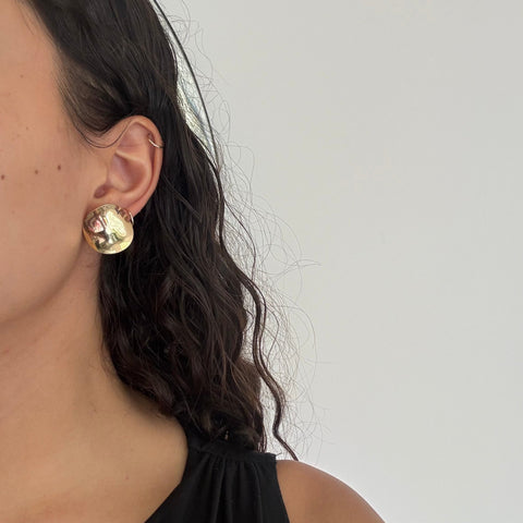 Vintage wave disc earrings in 14kt yellow gold – alternate view 2