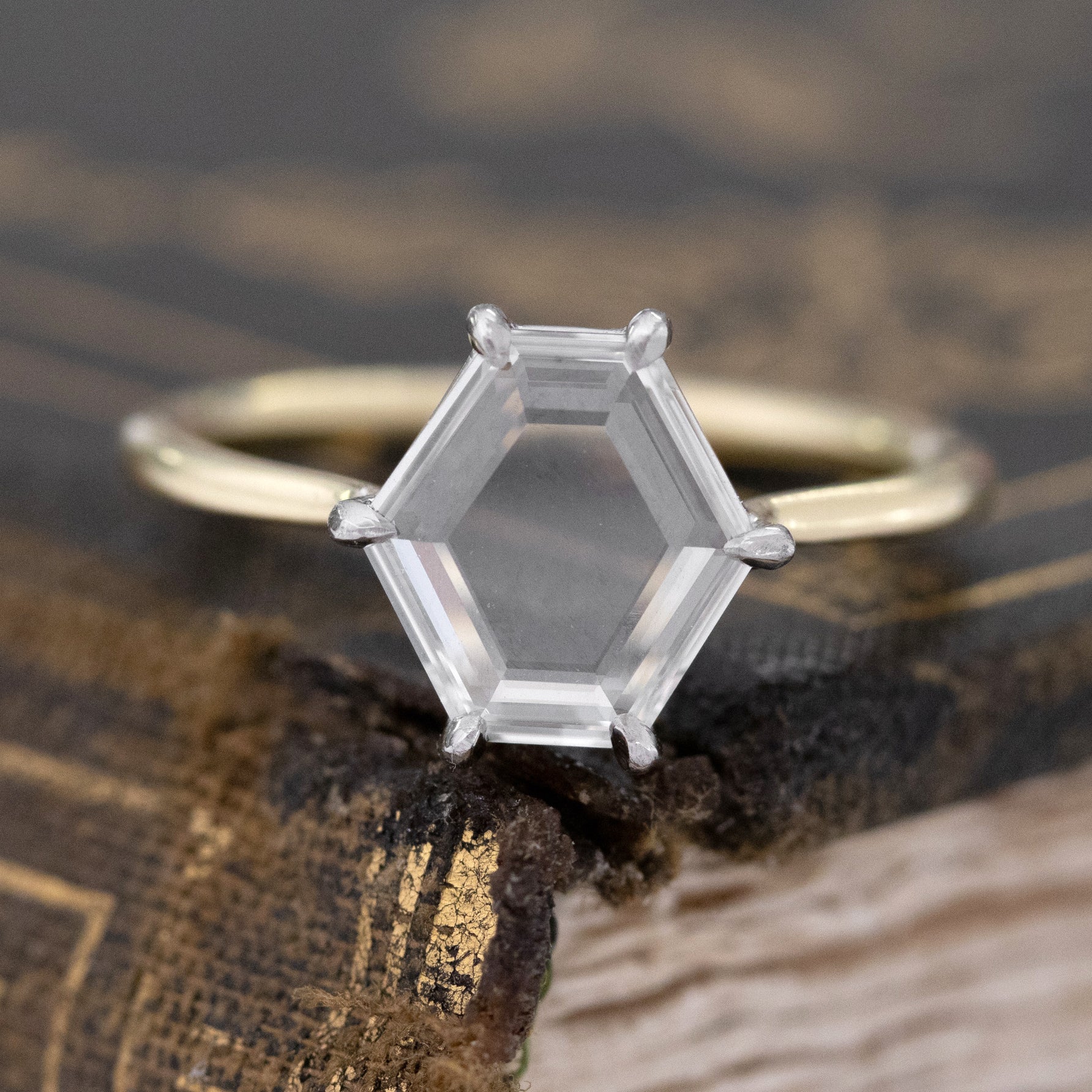 GIGI HELIOS Diamond cut ring