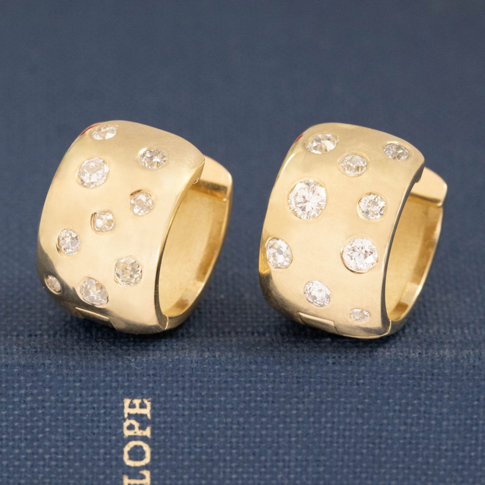 1.04ctw Diamond Scatter Hoop Huggie Earrings