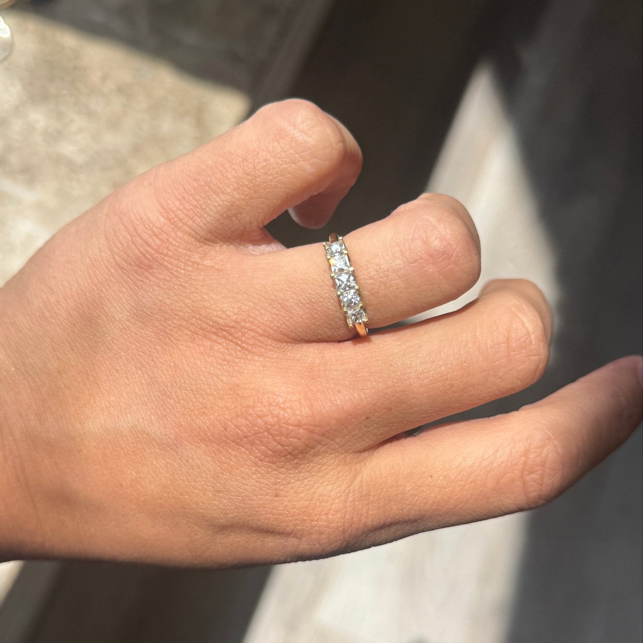 1.04ctw French Cut Diamond 5-Stone Band
