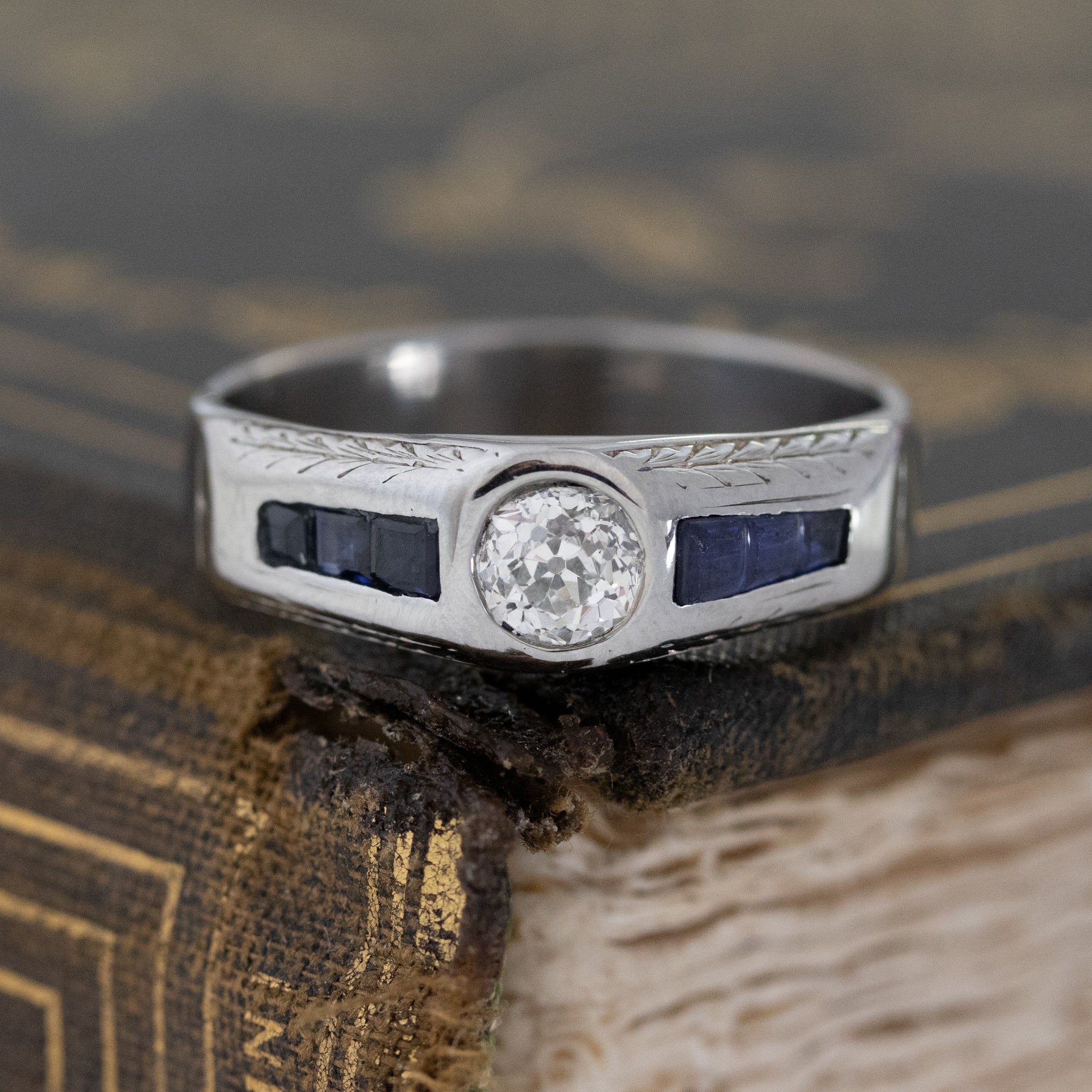 1.05CTW ANTIQUE OLD MINE CUT & SAPPHIRE DIAMOND BAND