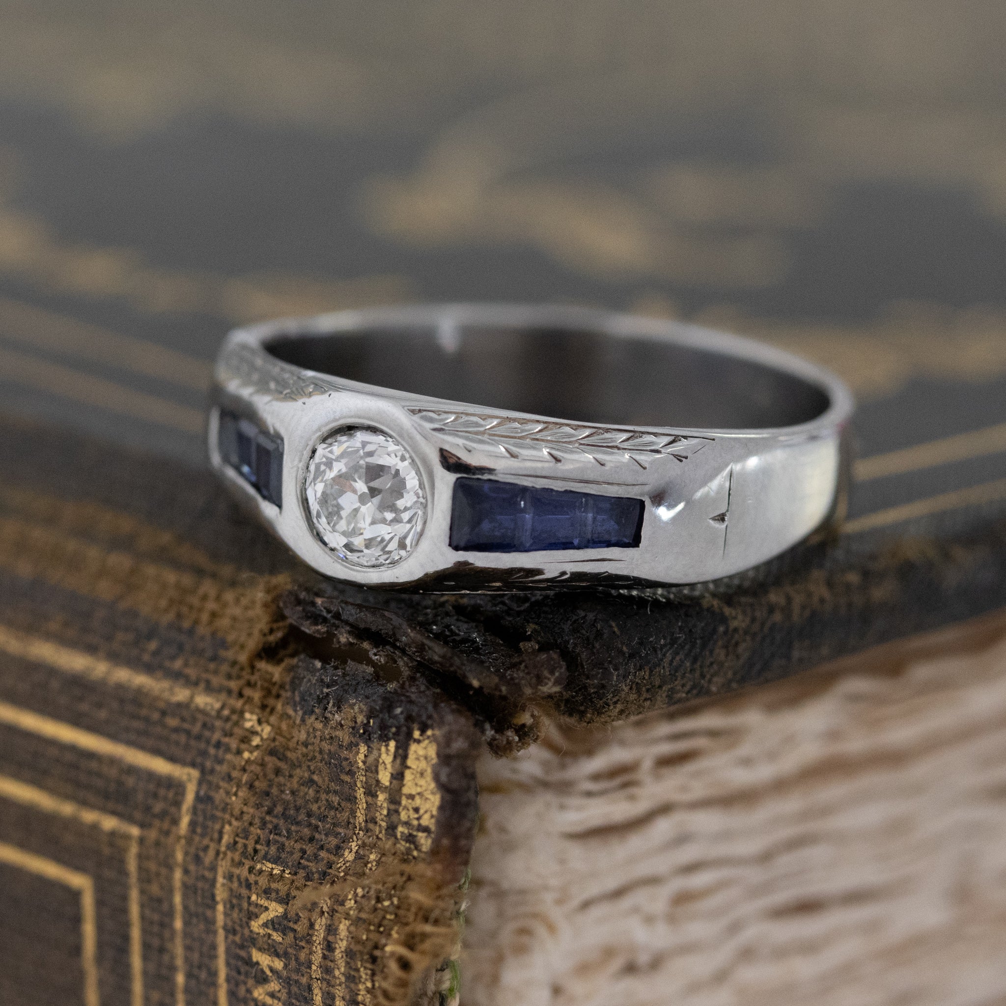 1.05CTW ANTIQUE OLD MINE CUT & SAPPHIRE DIAMOND BAND