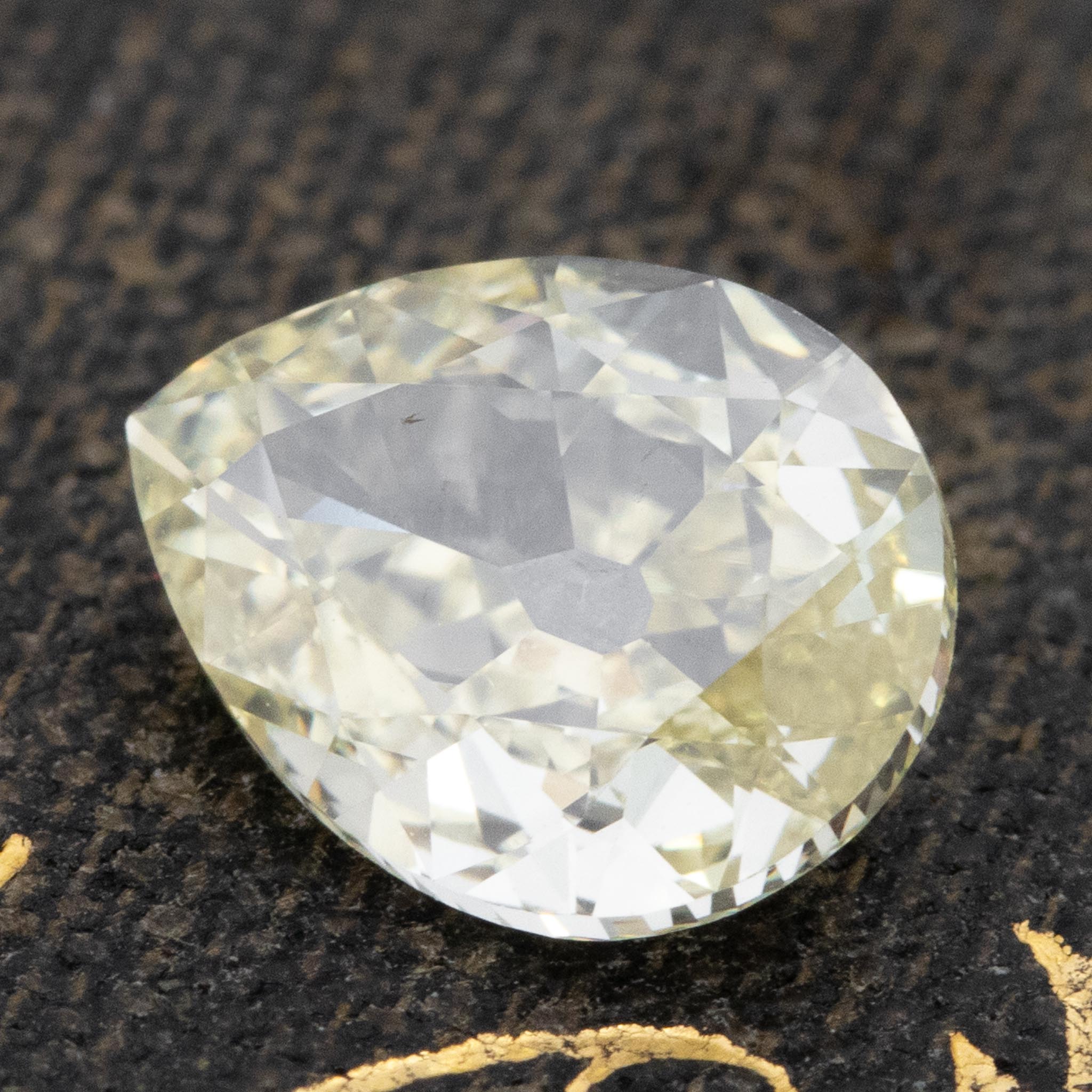 1.15ct Pear Cut Diamond, GIA Y-Z VVS2