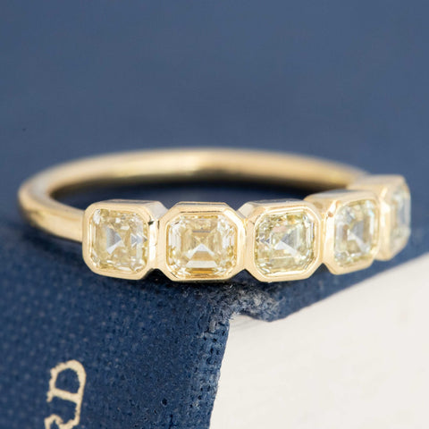 1.15ctw Asscher Cut Diamond 5-Stone Bezel Band