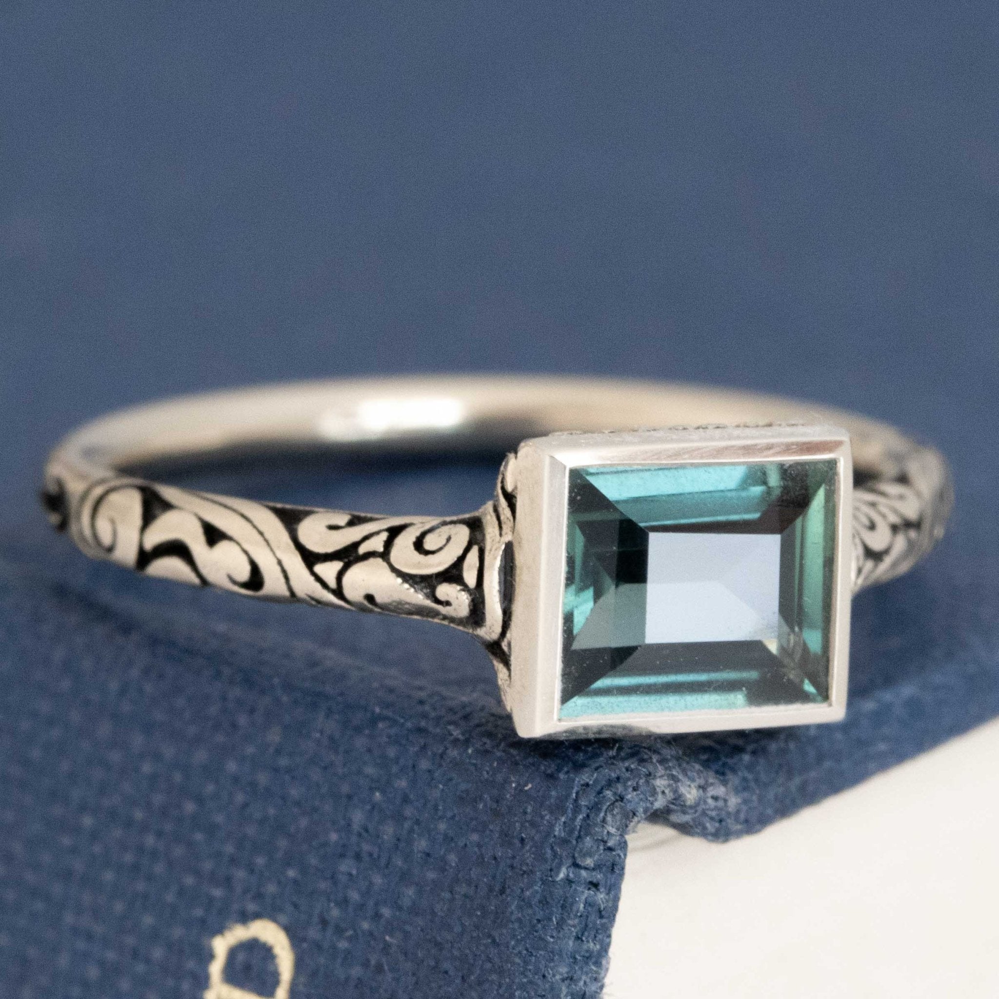 1.20ct Color Changing Sapphire Bezel Ring