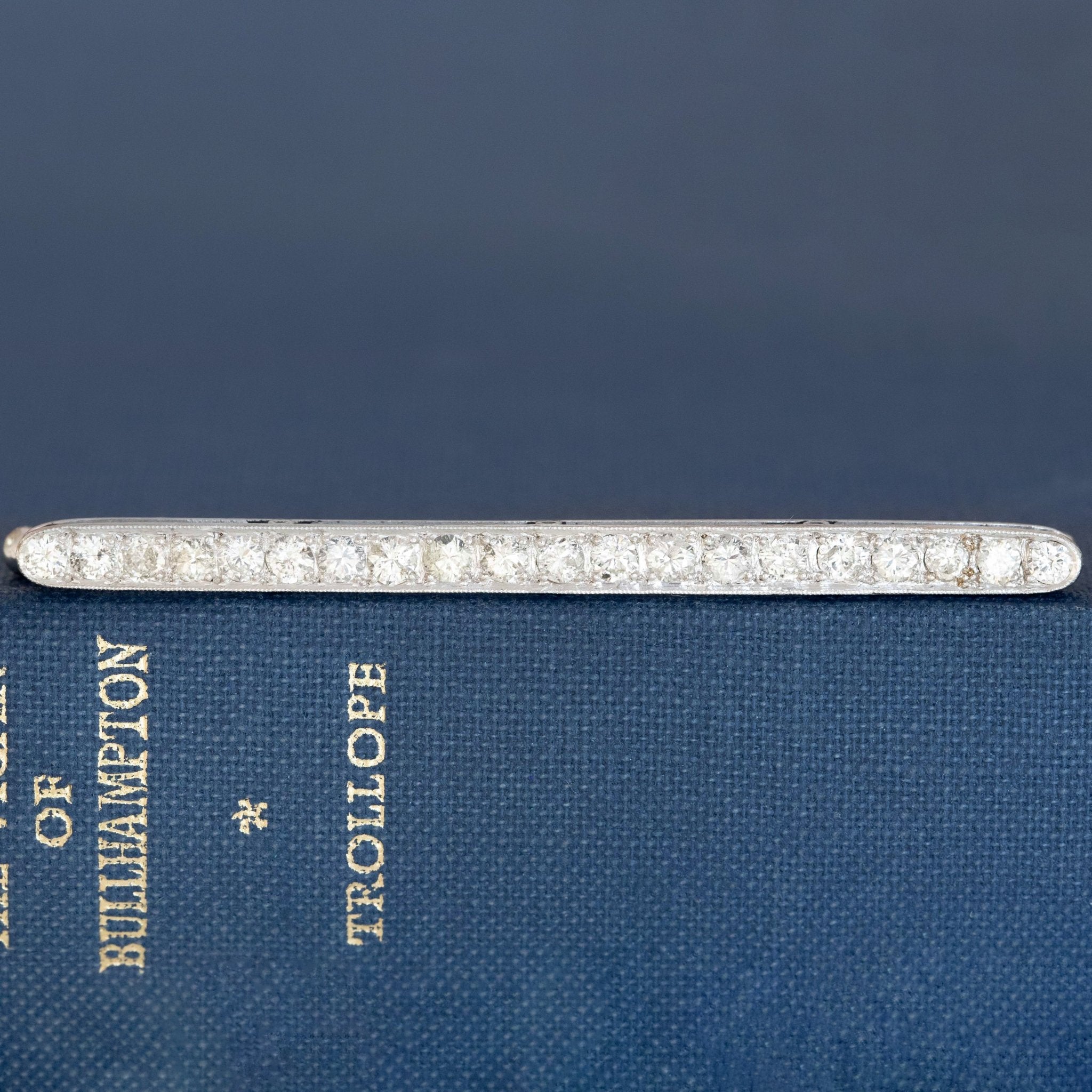 1.25ctw Vintage Round Cut Diamond Bar Brooch