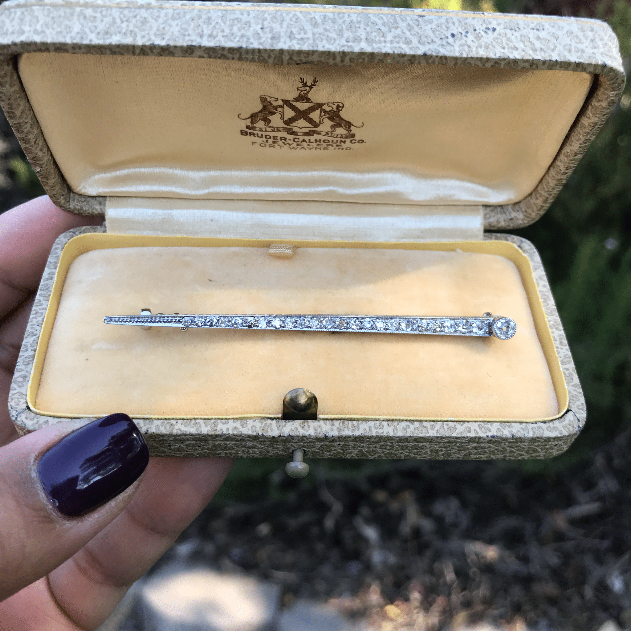 1.35ctw Art Deco Tapered Bar Brooch