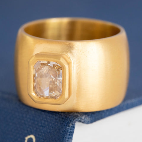 1.51ct Radiant Cut Diamond Cigar Ring