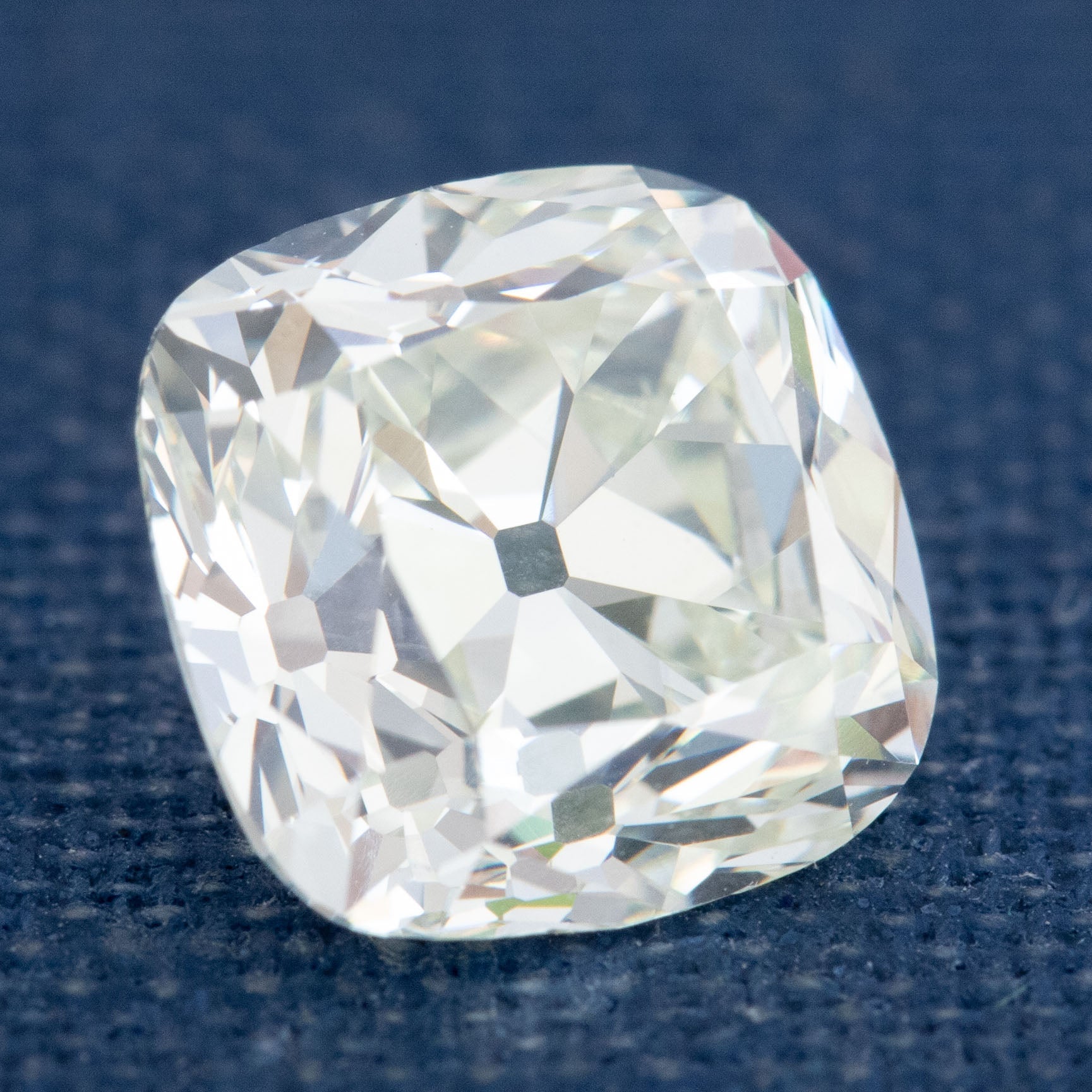 2.28ct Cushion Cut Diamond, GIA L VS2