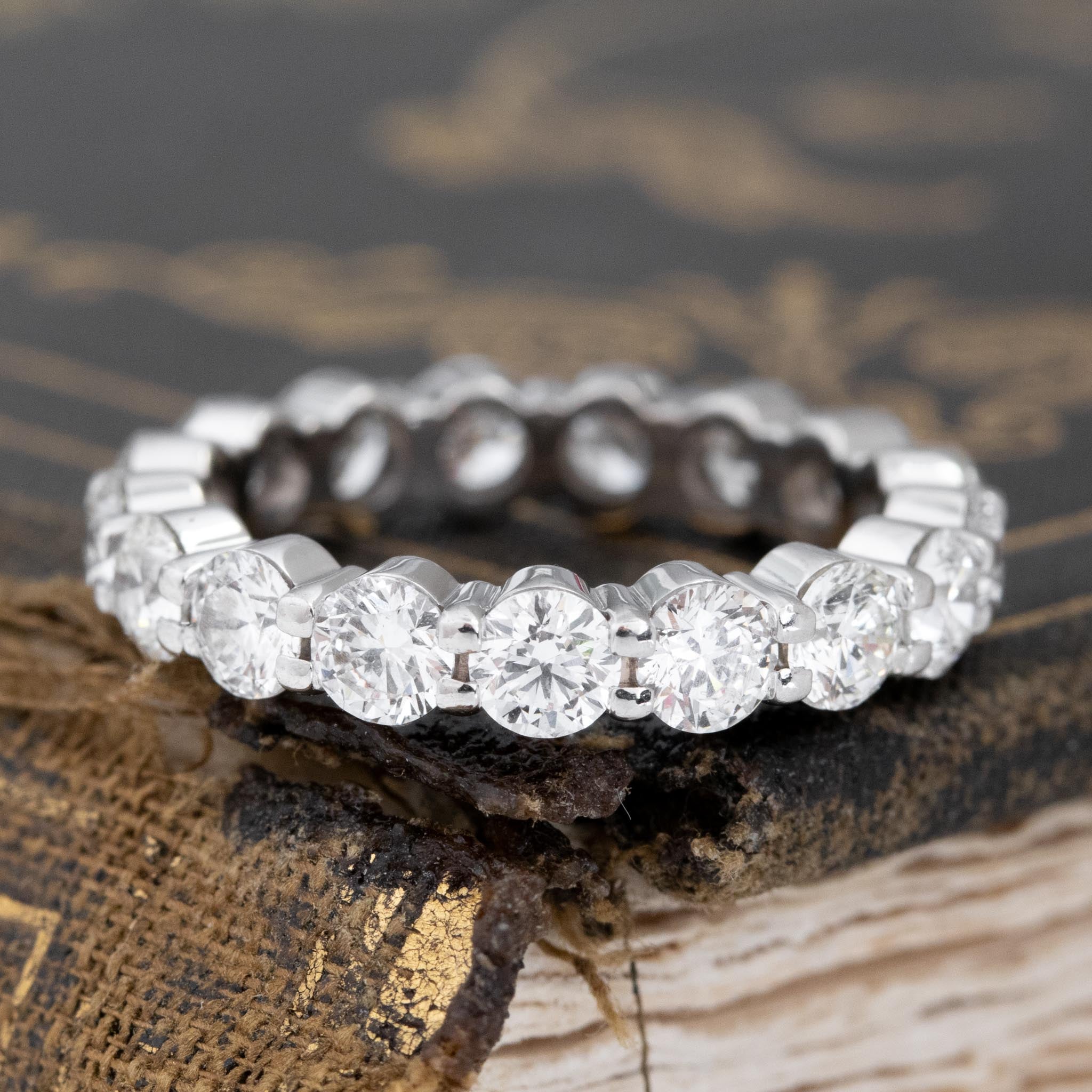2.50ctw Round Brilliant Cut Diamond Memoire Eternity Band