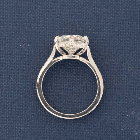 Side profile of GIA G VS1 radiant cut diamond with clipped corners and vintage style.