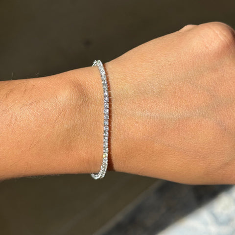 3.10ctw vintage round brilliant cut diamond tennis bracelet in 18kt white gold – alternate view 2