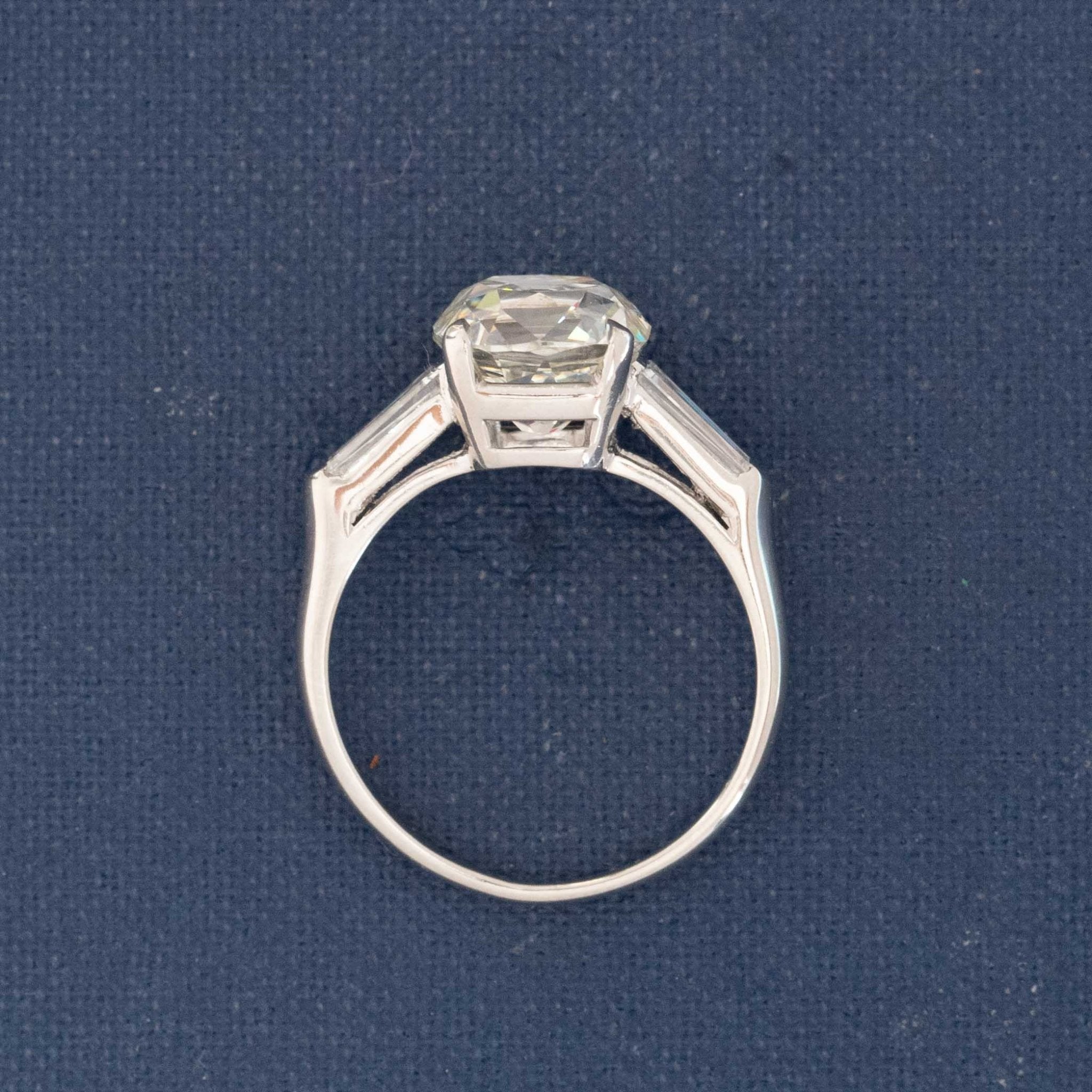 Vintage Old Mine Cut diamond ring, 3.53 carats, warm color
