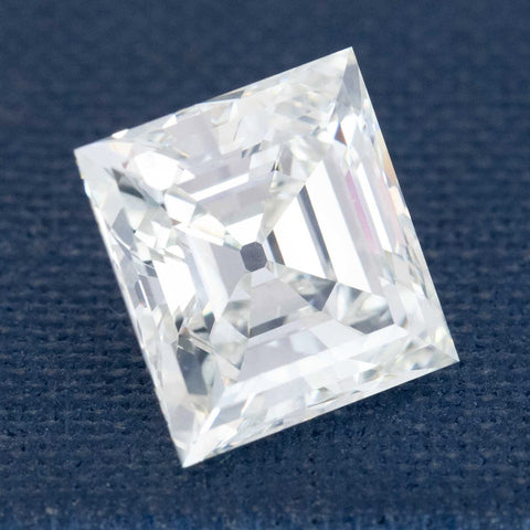 Antique carré cut diamond with geometric facets and clarity