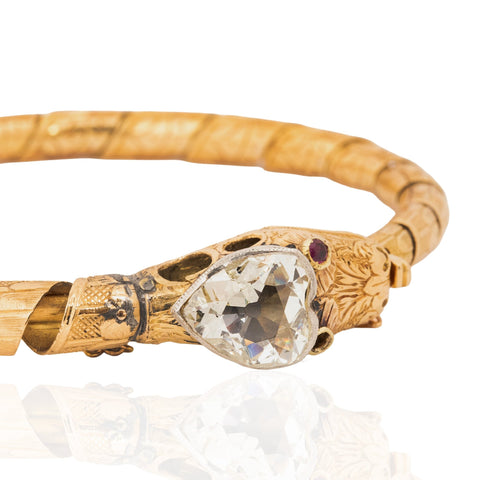 3.70ct antique heart-shaped rose cut diamond serpent bangle in 18kt yellow gold, c. 1922 – alternate view 3