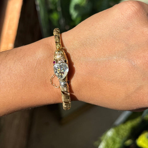 3.70ct antique heart-shaped rose cut diamond serpent bangle in 18kt yellow gold, c. 1922 – alternate view 2