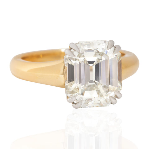 4.06ct emerald cut diamond solitaire ring in platinum and 18kt yellow gold, GIA – alternate view 3