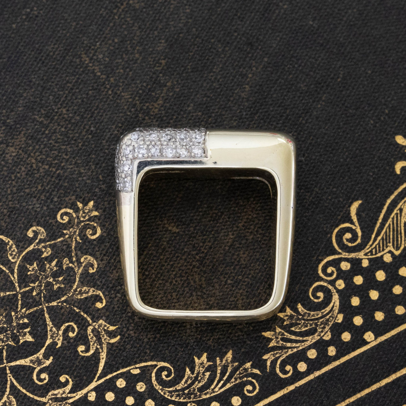 .75ctw Vintage Square Mod Band