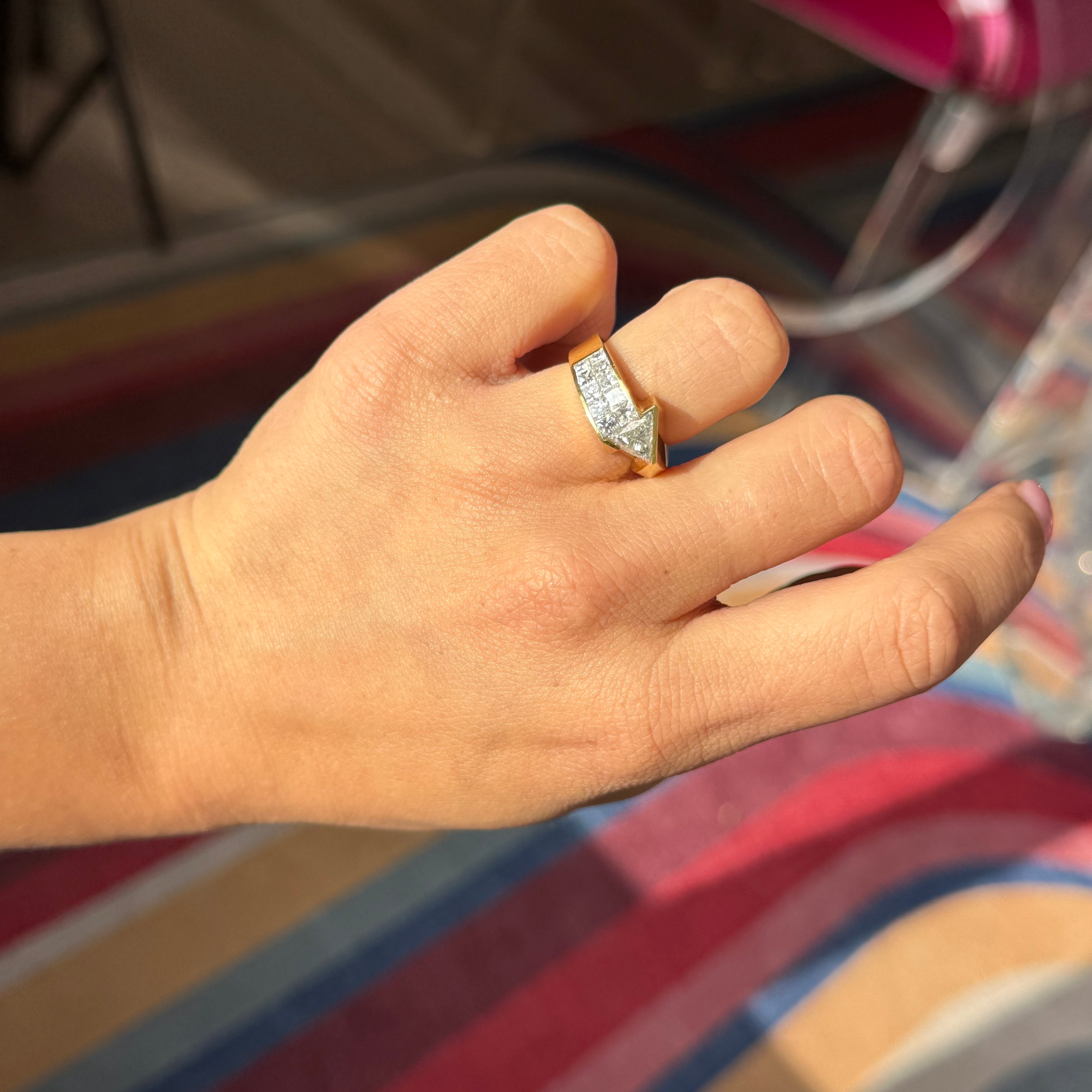 1.43ctw Vintage Arrow Motif Diamond Ring