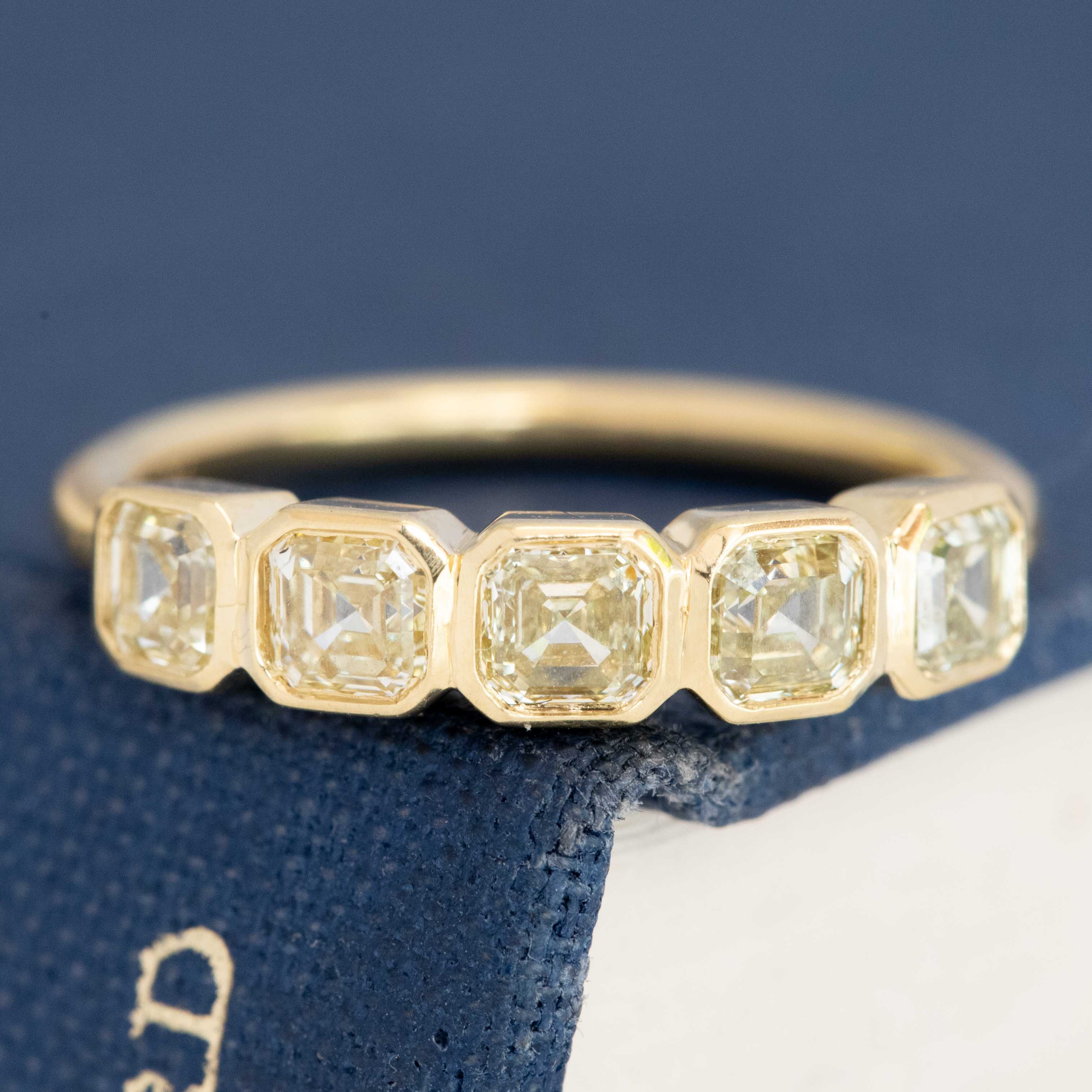 1.15ctw Asscher Cut Diamond 5-Stone Bezel Band