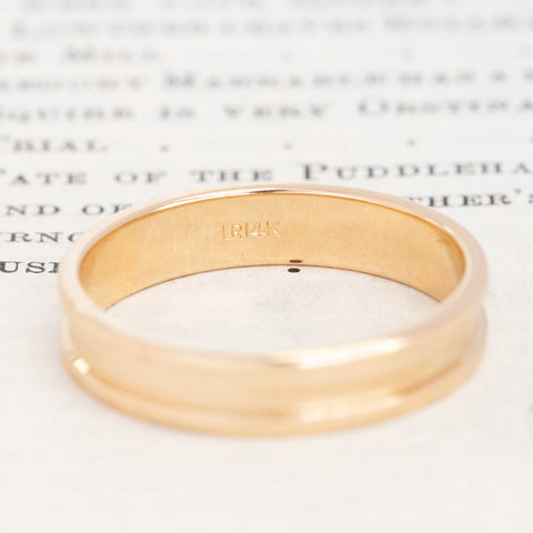 Vintage Fluted Wedding Band