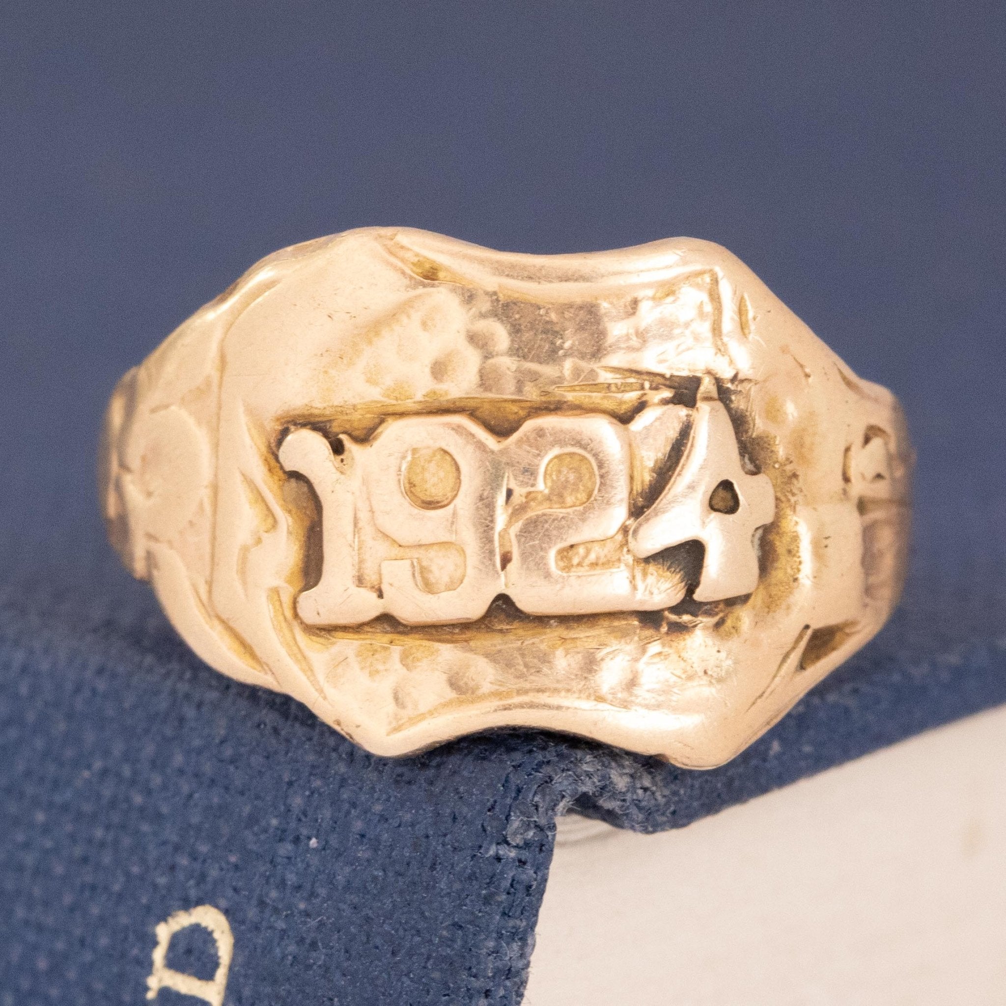 Antique 1924 Engraved Signet Ring