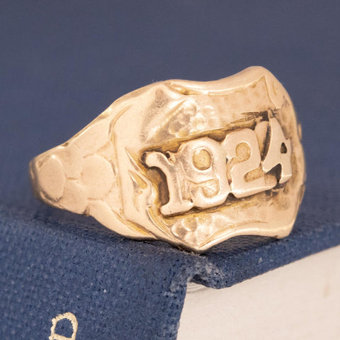 Antique 1924 Engraved Signet Ring