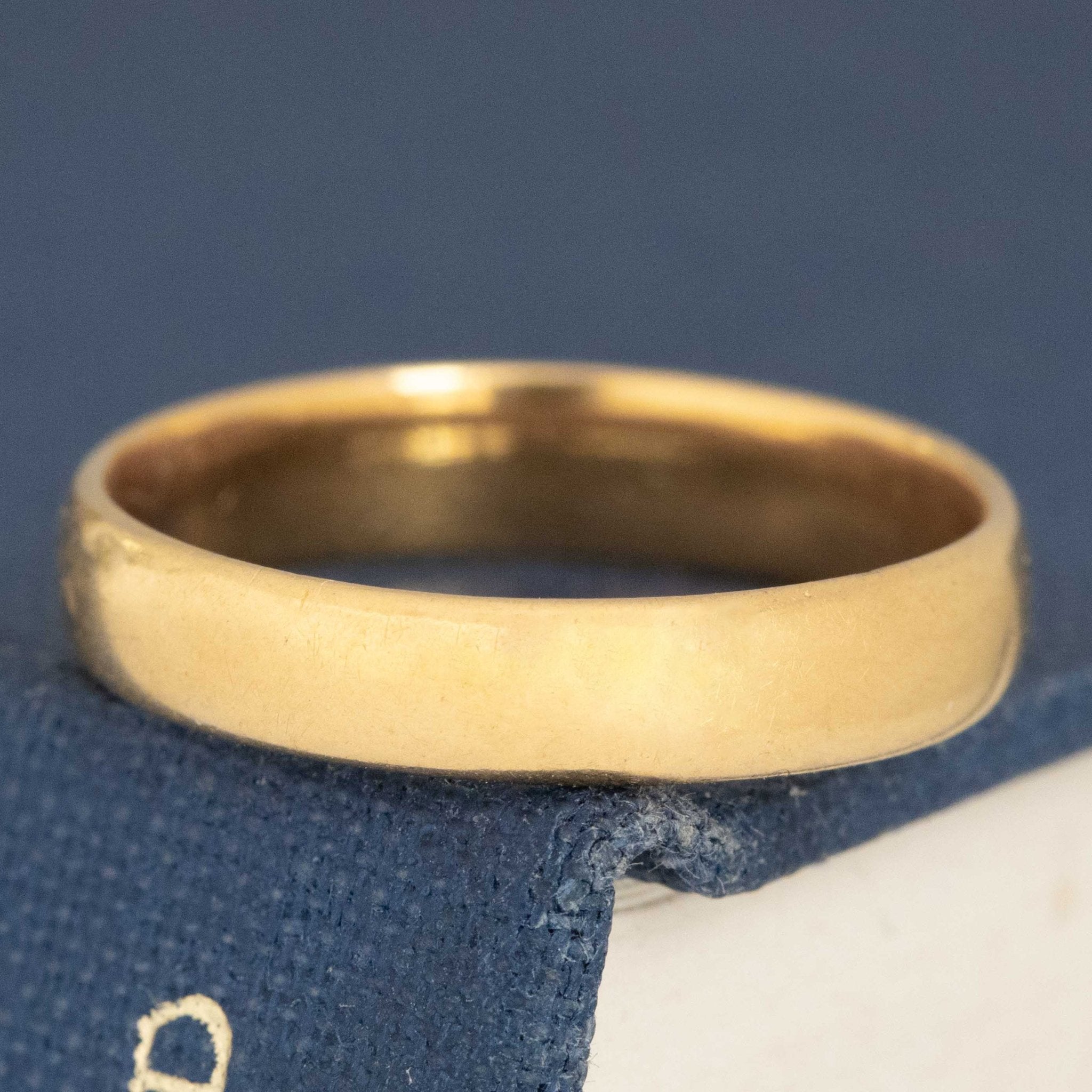 Antique 22kt Gold 3.65mm Band, English