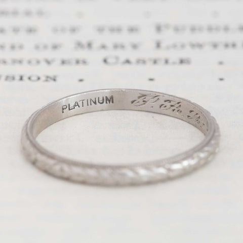 Antique Leaf Motif Etched Band
