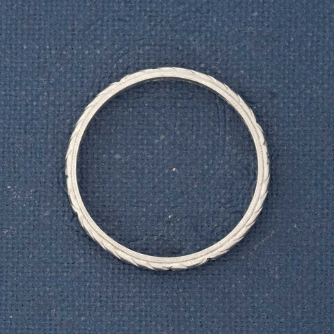 Antique Leaf Motif Etched Band