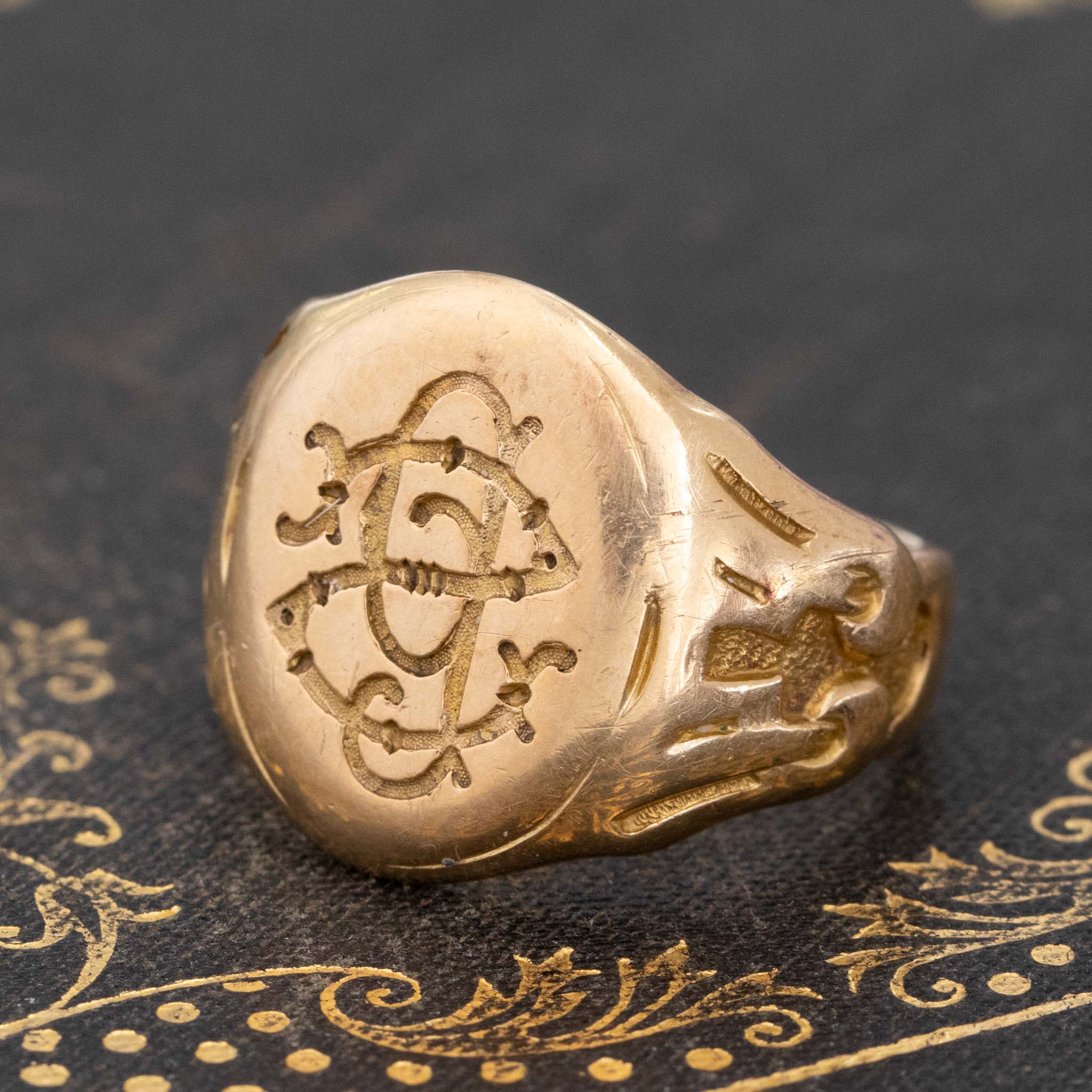 ANTIQUE "SP" SIGNET RING