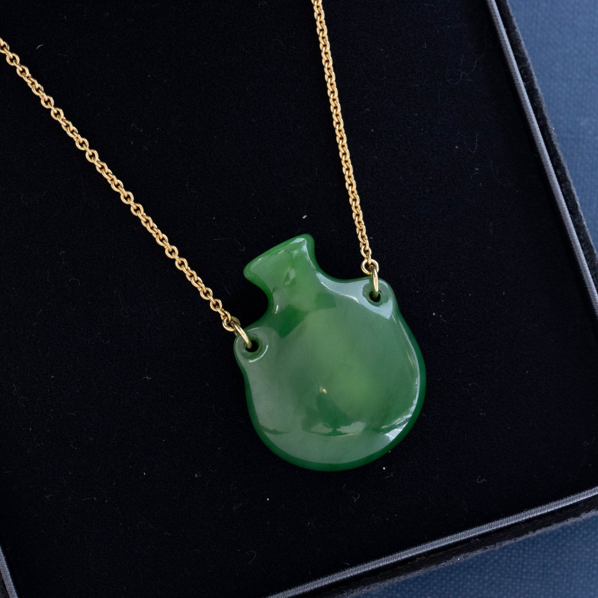 Elsa Peretti nephrite jade pendant necklace in 18K gold Tiffany & Co