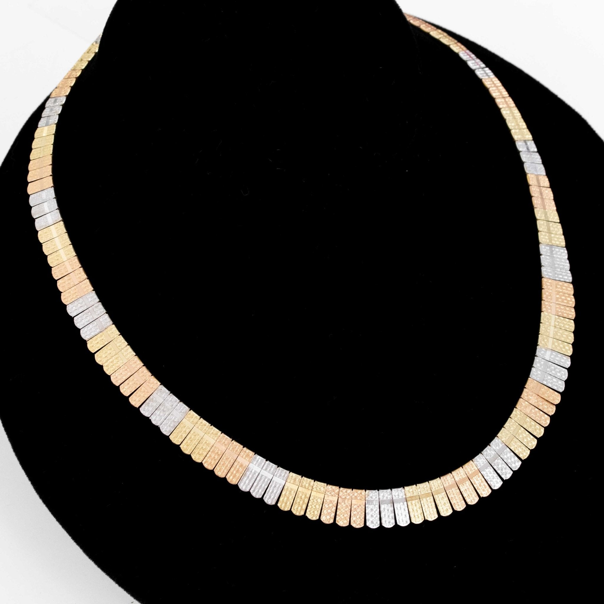 Retro Triple-Tone Scalloped Necklace, Italian