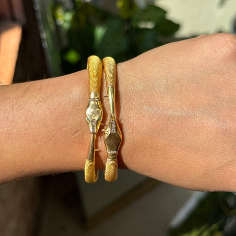 Victorian Revival diamond serpent bangle in 18kt yellow gold, English – alternate view 4
