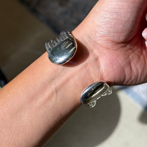 Vintage Angela Cummings sterling silver woven herringbone cuff bracelet – alternate view 5