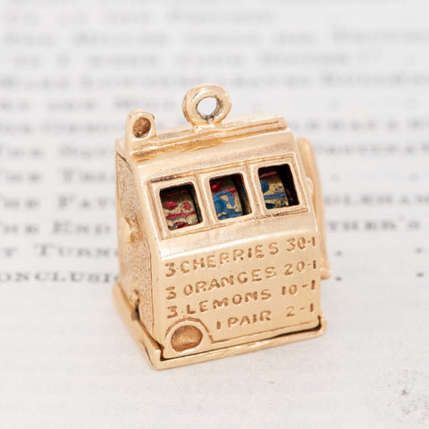 Vintage articulating enamel slot machine charm in 14kt yellow gold – alternate view 2