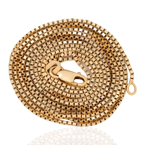 Vintage box link long chain in 14kt yellow gold, 26 inches, 1mm wide – alternate view 4