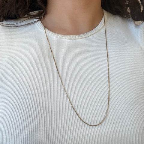 Vintage box link long chain in 14kt yellow gold, 26 inches, 1mm wide – alternate view 2