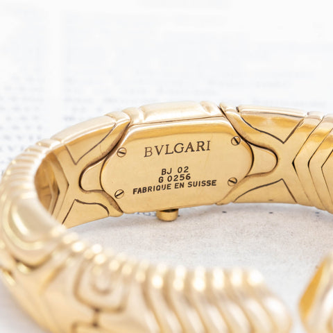 Vintage Bvlgari Alveare hexagonal bangle watch with black dial in 18kt yellow gold – alternate view 6